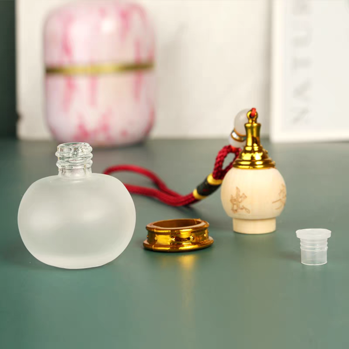 Tinh Dầu Khuếch Tán Hình Hồ Lô 10ml Chống Say Xe Treo Xe Ô Tô, Thơm Xe, Giảm Tress, Giảm căng Thẳng