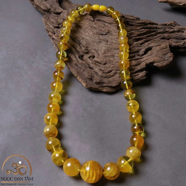 Ý nghĩa phong thủy của vòng cổ hổ phách