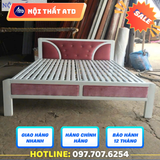Giường sắt hộp 4x8 phối màu đầu giường