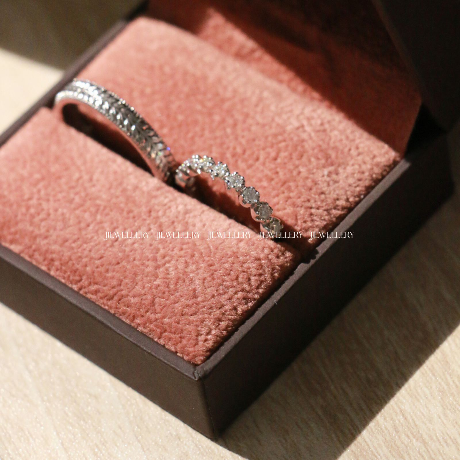 Detentté Cặp nhẫn cưới vàng trắng Moissanite CP-Detentté-WG10