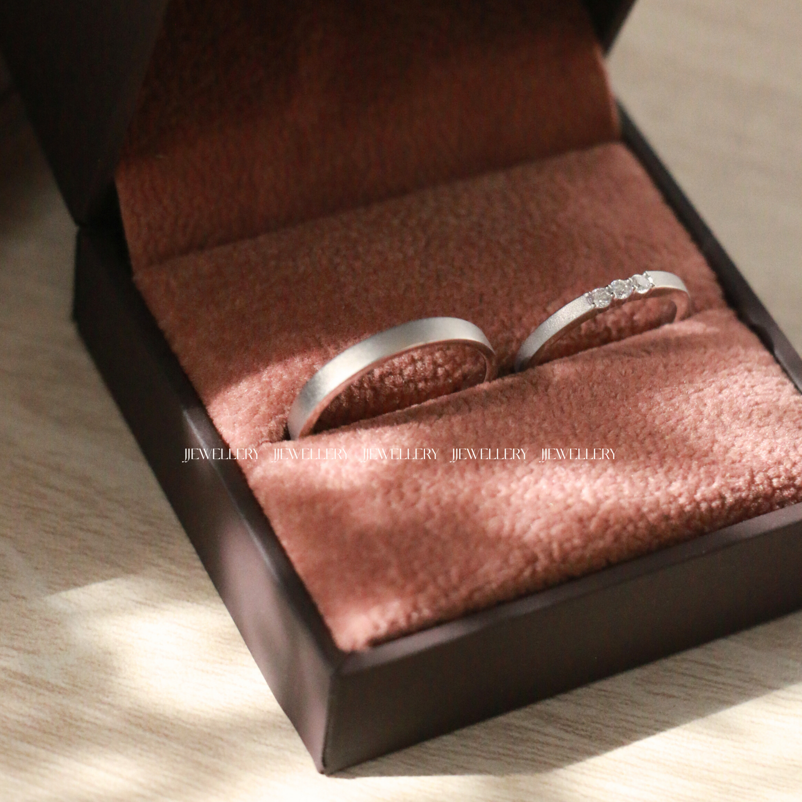 Ellisse Cặp nhẫn cưới vàng trắng Moissanite CP-Ellisse-WG10