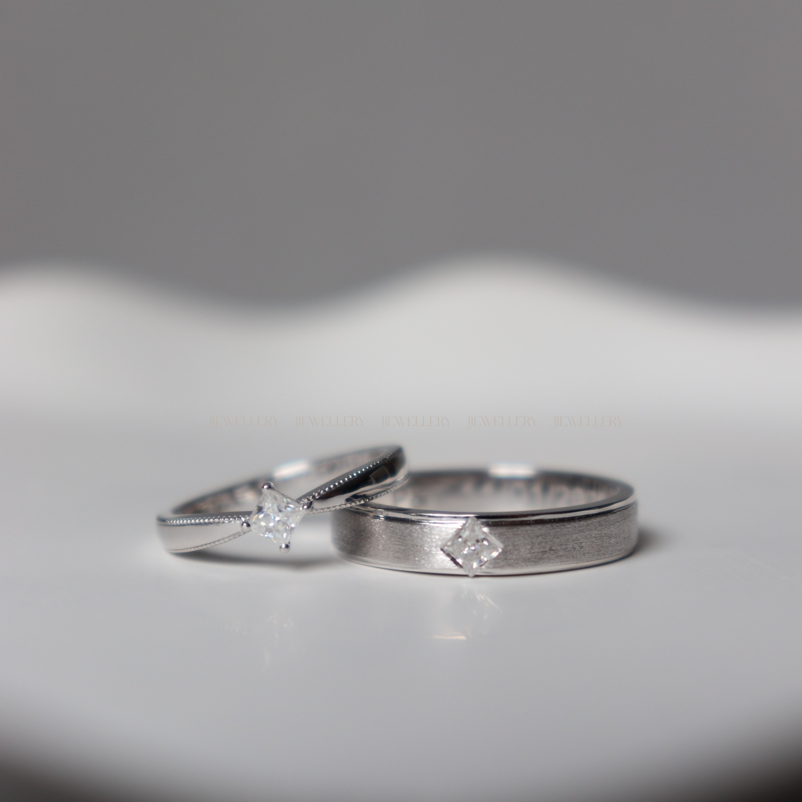 Light Cặp nhẫn cưới vàng trắng Moissanite CP-Light-WG10