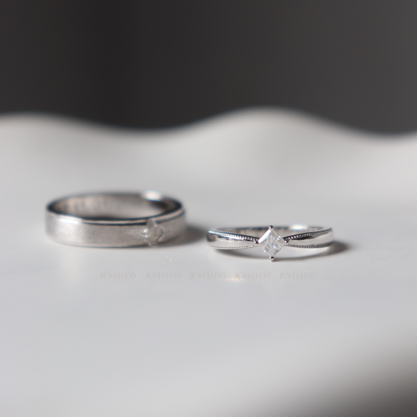 Light Cặp nhẫn cưới vàng trắng Moissanite CP-Light-WG10