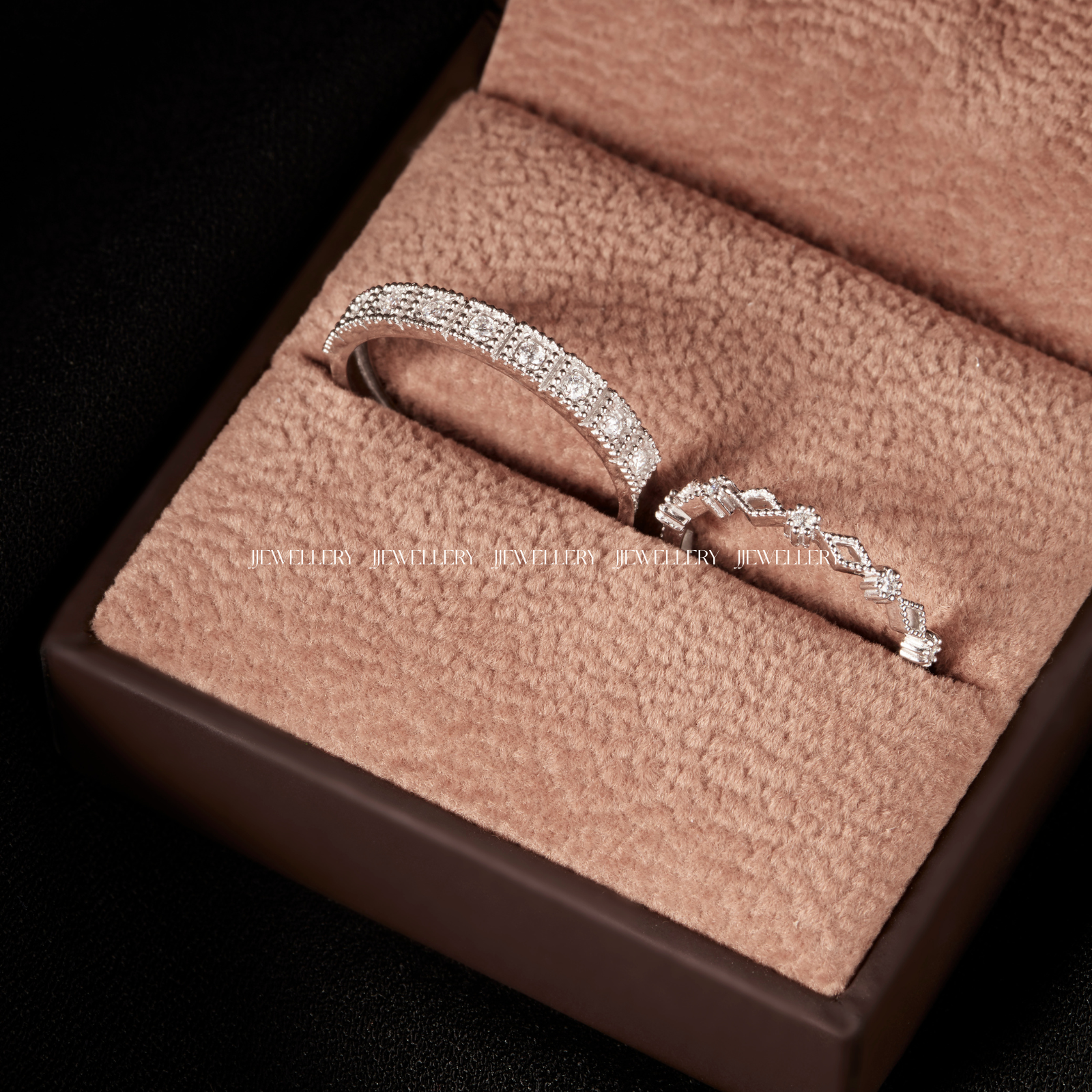Loewe Cặp nhẫn cưới vàng trắng Moissanite CP-Loewe-WG10