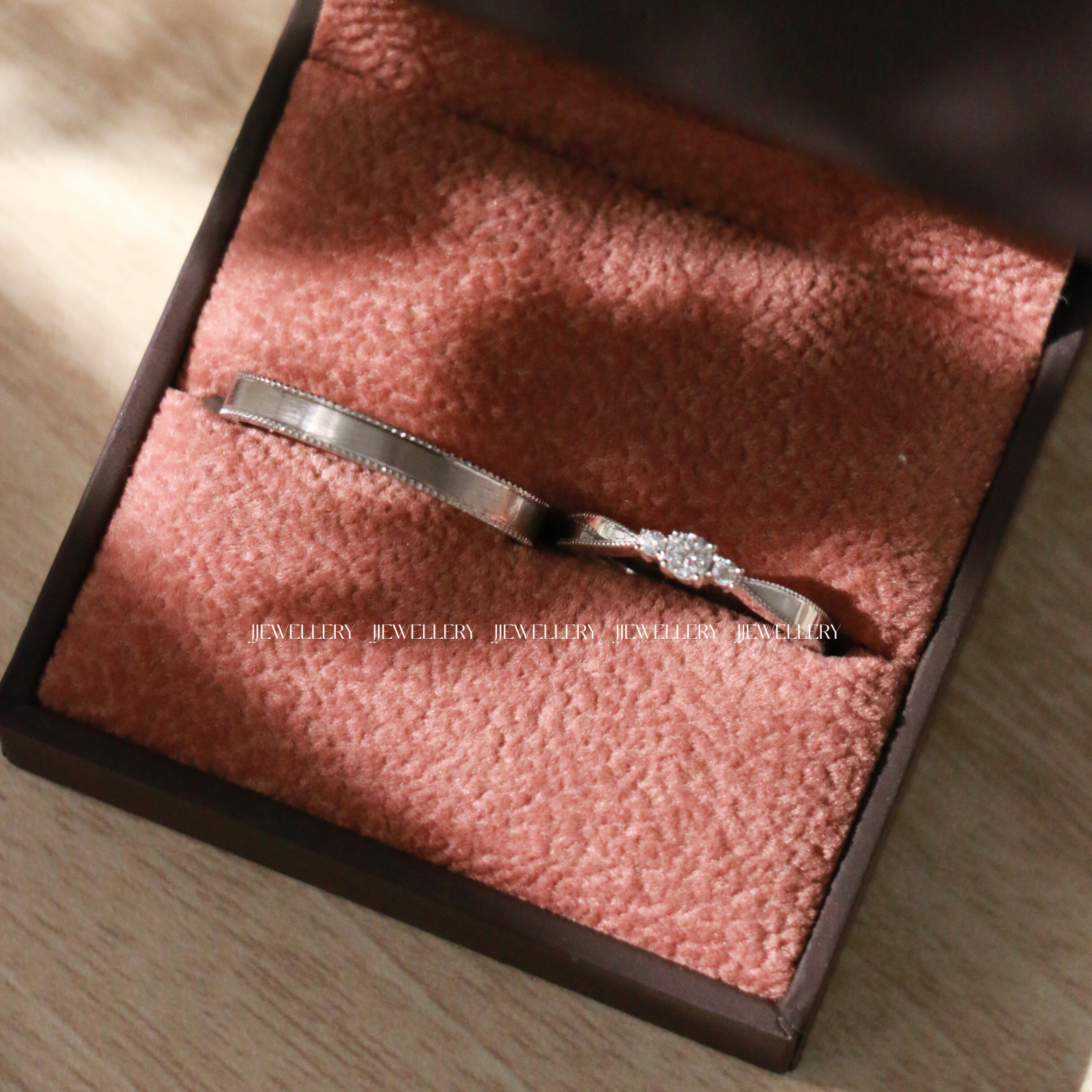 Pure Cặp nhẫn cưới vàng trắng Moissanite CP-Pure-WG10