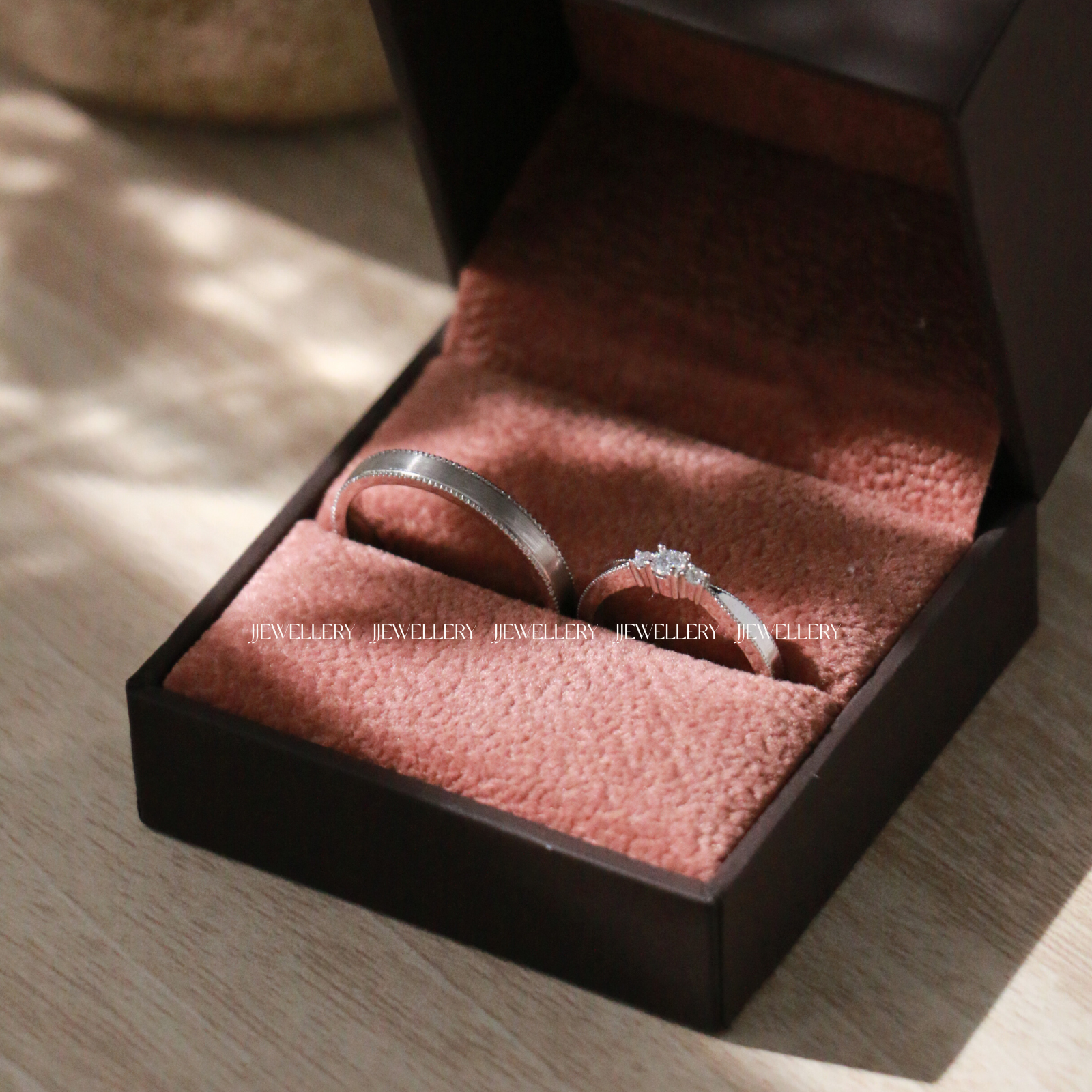 Pure Cặp nhẫn cưới vàng trắng Moissanite CP-Pure-WG10