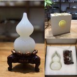 Bầu ngọc trang trí may mắn Chất liệu ngọc thô + đế gỗ Sử dụng đồ trưng bày Kt rộng 8-9cm cao 15-16cm
