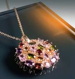 DÂY CHUYỀN NỮ ĐÁ NHIỀU MÀU CAO CẤP Chất liệu: Zirconia tổng hợp, mạ đồng vàng K