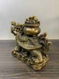 LONG QUY CÕNG HŨ VÀNG đồng cũ sắc nét. Chiêu tài sinh lộc đáy mộc triện chữ cổ.