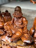 Đạt Ma Ngồi Dưới Gốc Tùng Cổ Thụ