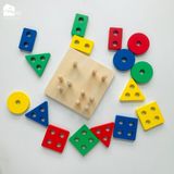 Đồ chơi - Thả hình khối gỗ 4 cọc vuông