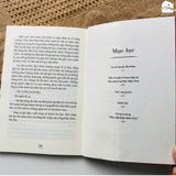 Sách - Lá cờ chuẩn đỏ thắm - Kỉ Niệm 70 Năm Chiến Thắng Điện Biên Phủ (Tái bản)
