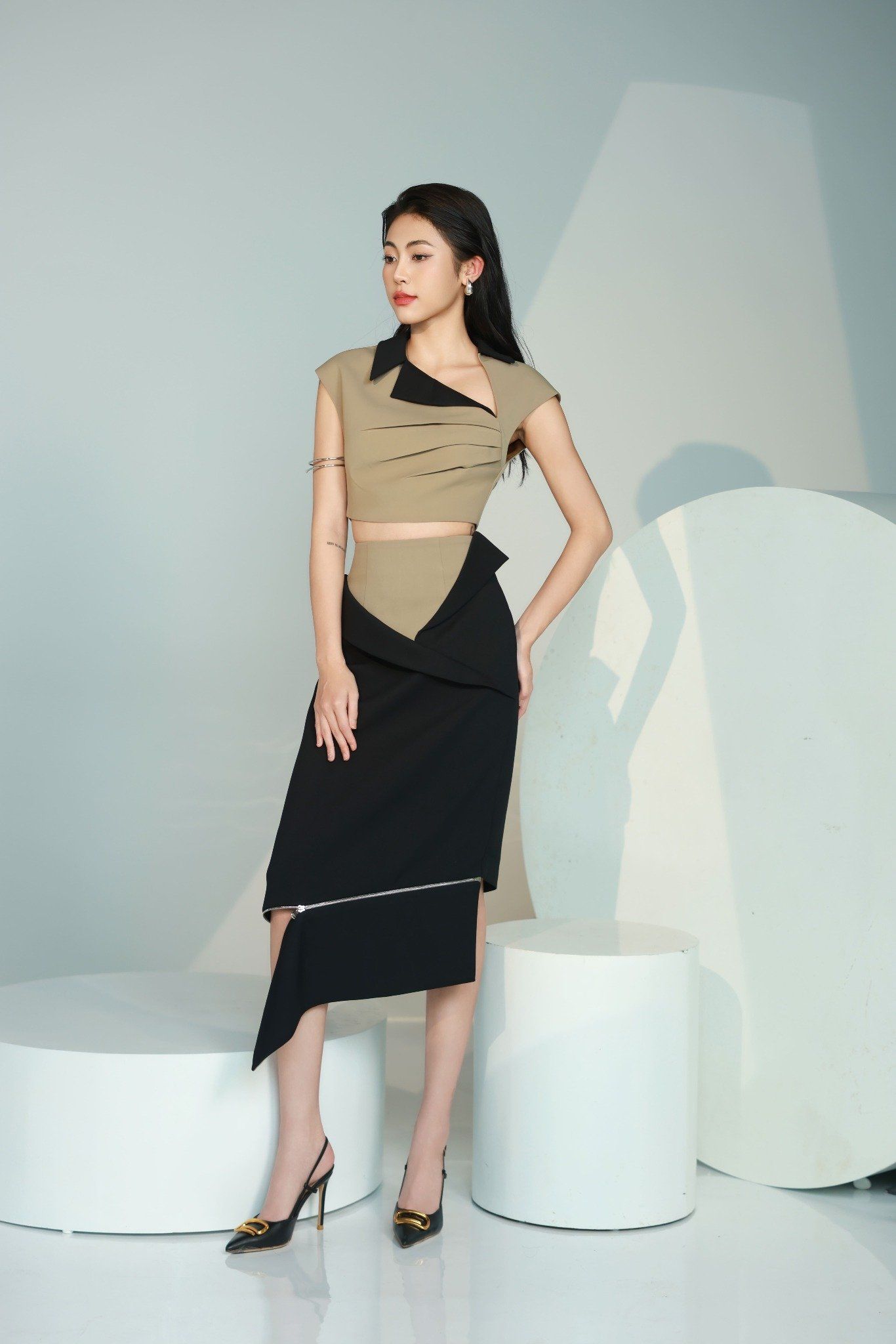 LẠC HOA