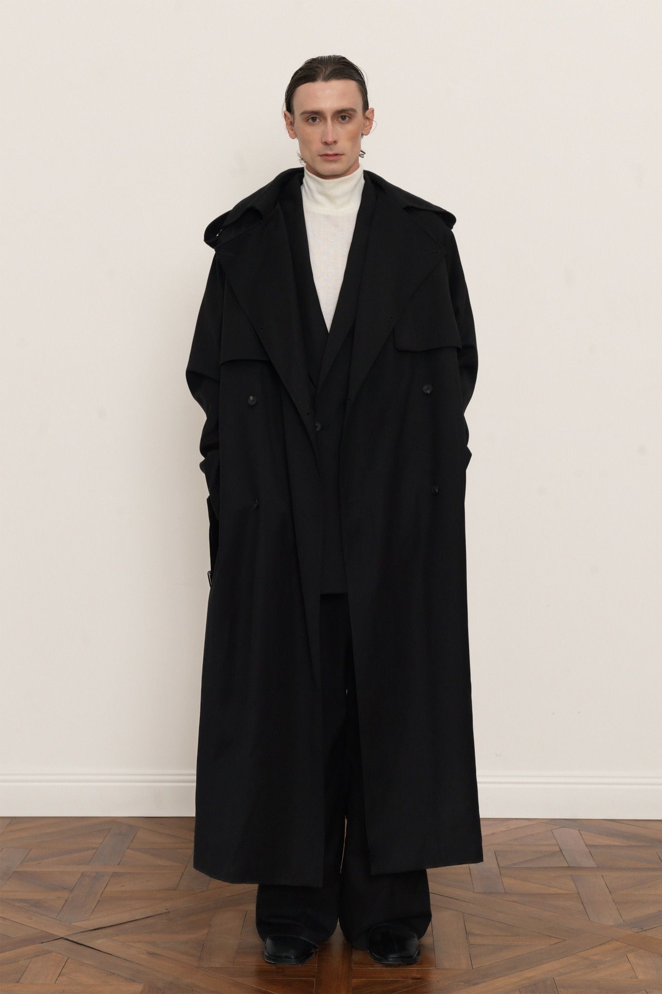CLASSIC KHAKI WOOL TRENCHCOAT