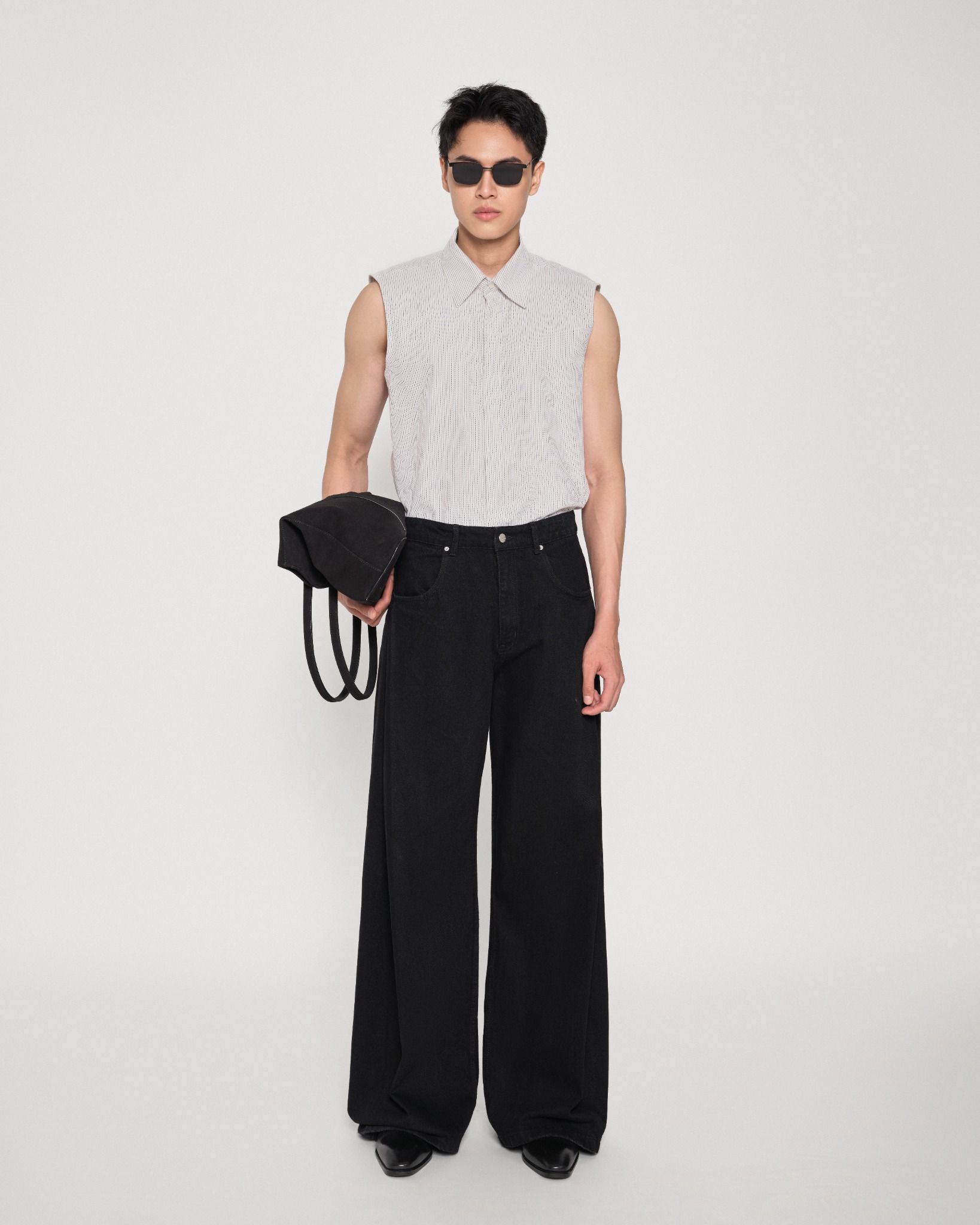 STRIPPED SLEEVELESS SHIRT