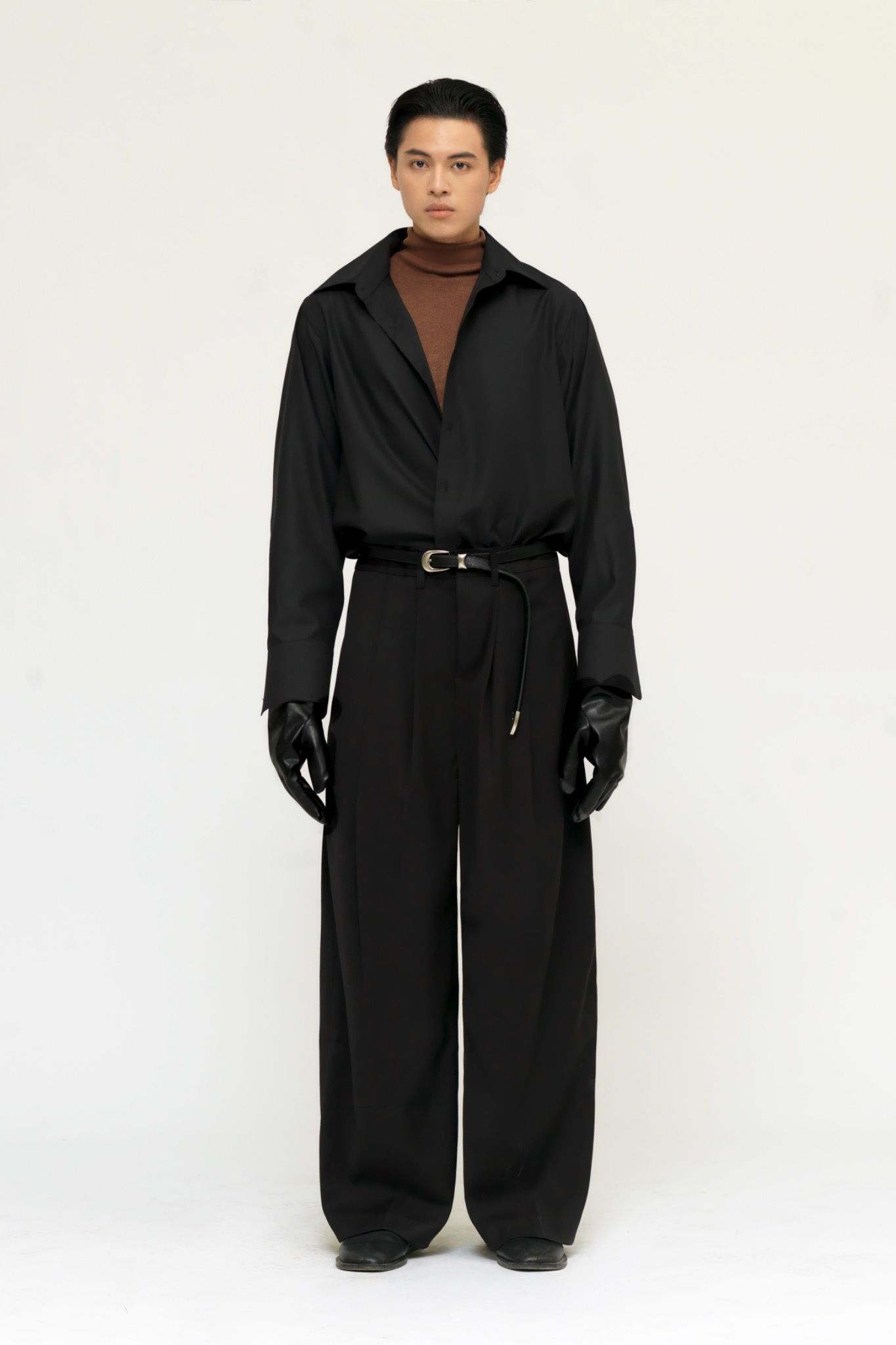 BLACK ESSENTIAL RELAXED SHIRT