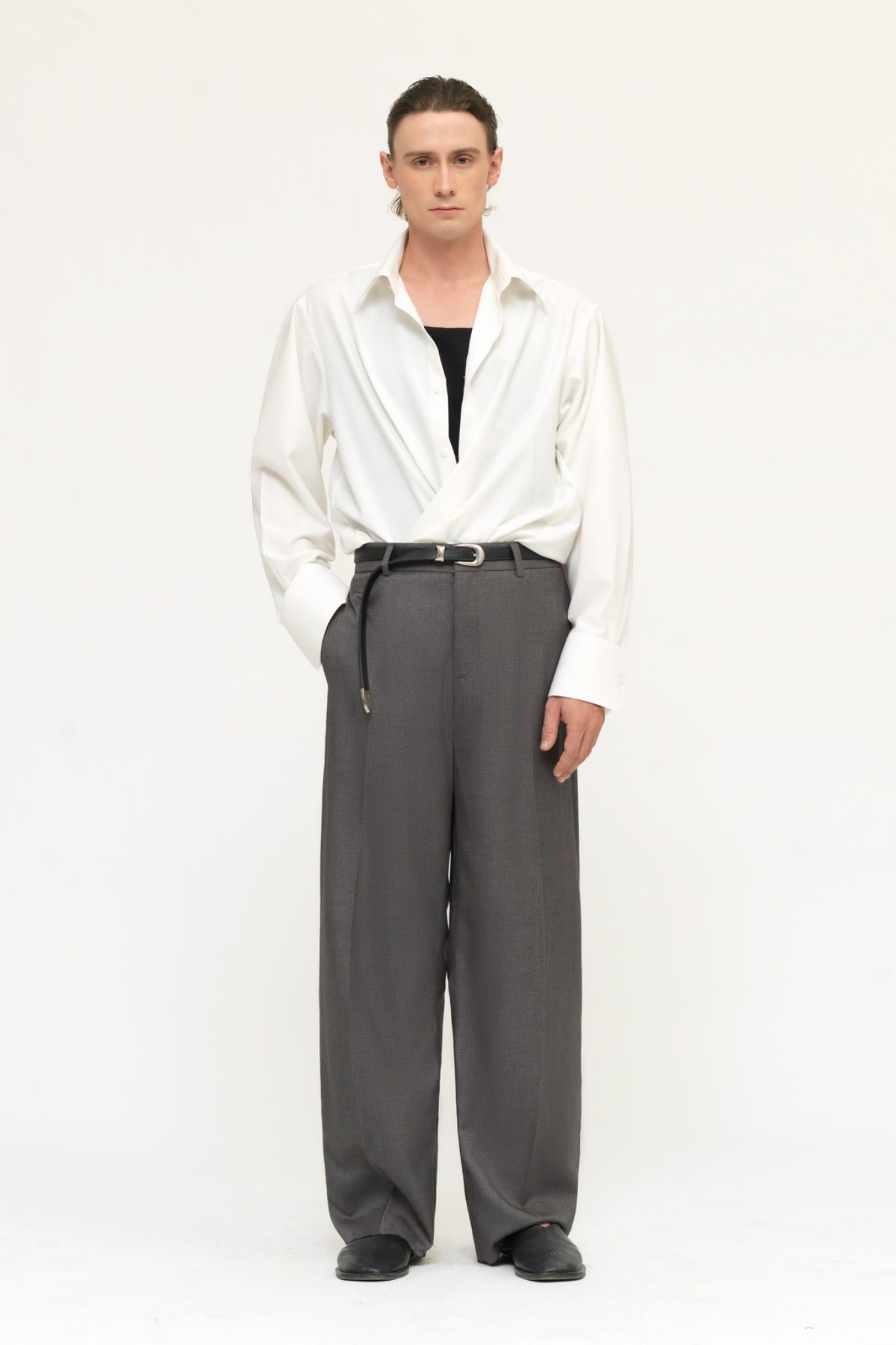 WHITE ESSENTIAL RELAXED SHIRT