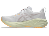 Giày Chạy Road Nam Asics Novablast 5 - White/Fawn