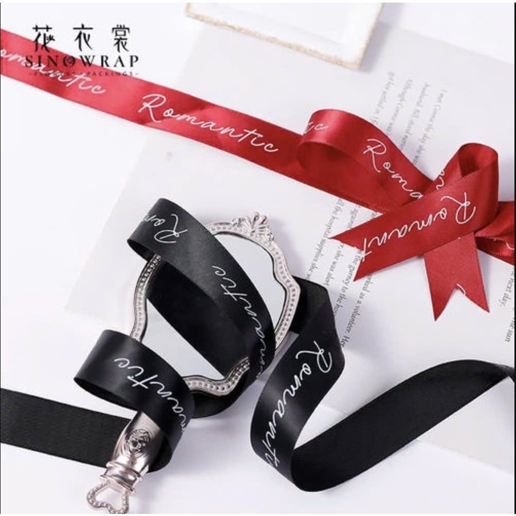 (2.5cm x Dài 45 mét) Cuộn Ruy Băng Lụa Chữ ROMANTIC đủ màu làm nơ, bó hoa, trang trí gói quà tặng siêu sang
