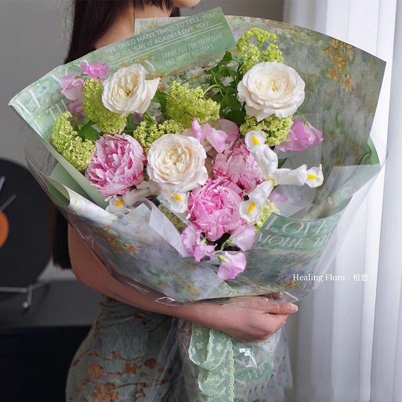 (38x52cm) Giấy Gói Hoa Chữ Tiếng Anh Họa Tiết- Foam Cứng - Phong Cách Trang Nhã - Không Thấm Nước