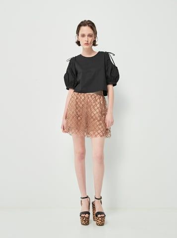 Áo khoét vai thắt nơ dáng xòe