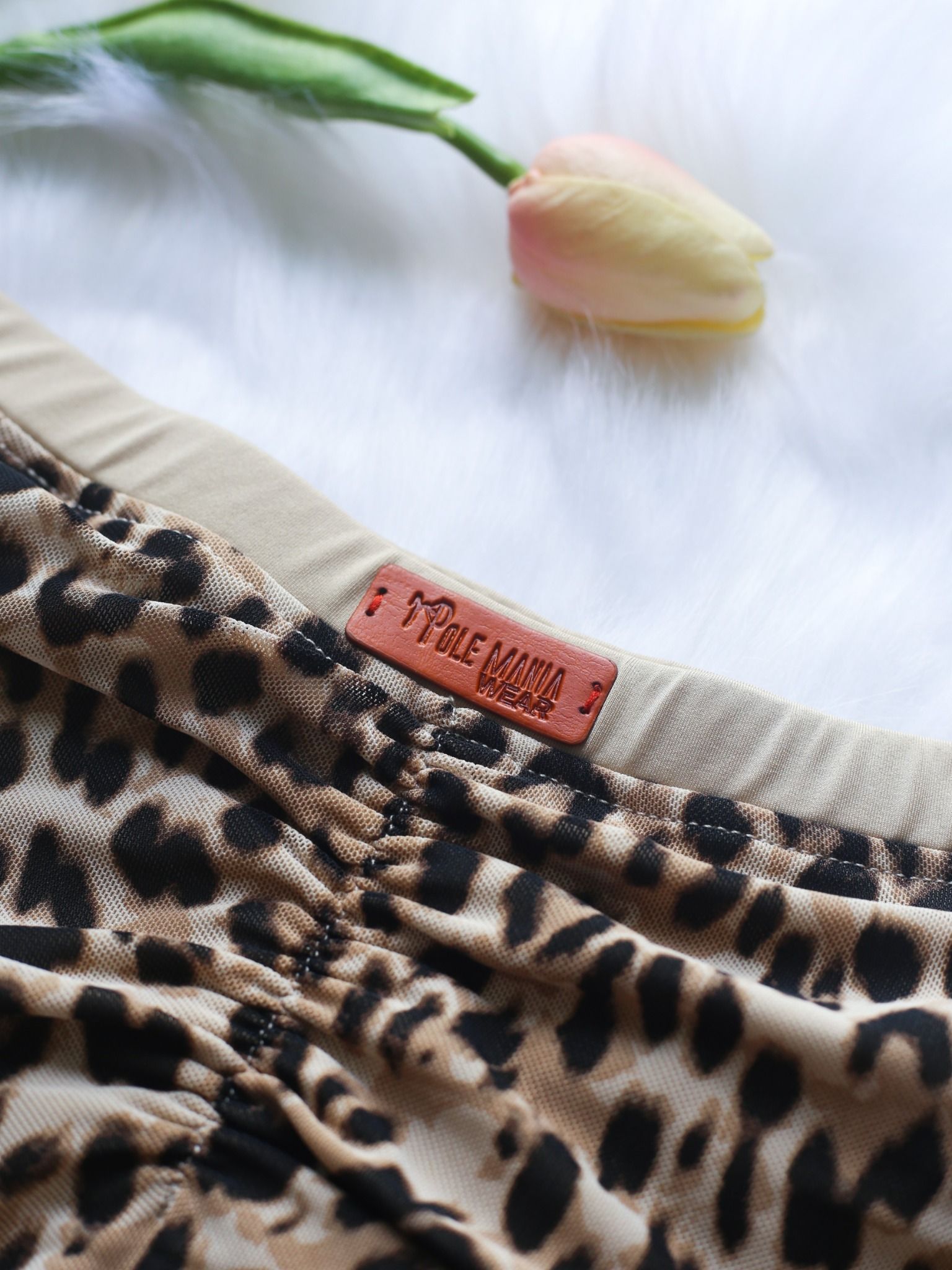 Libra Flower - Leopard