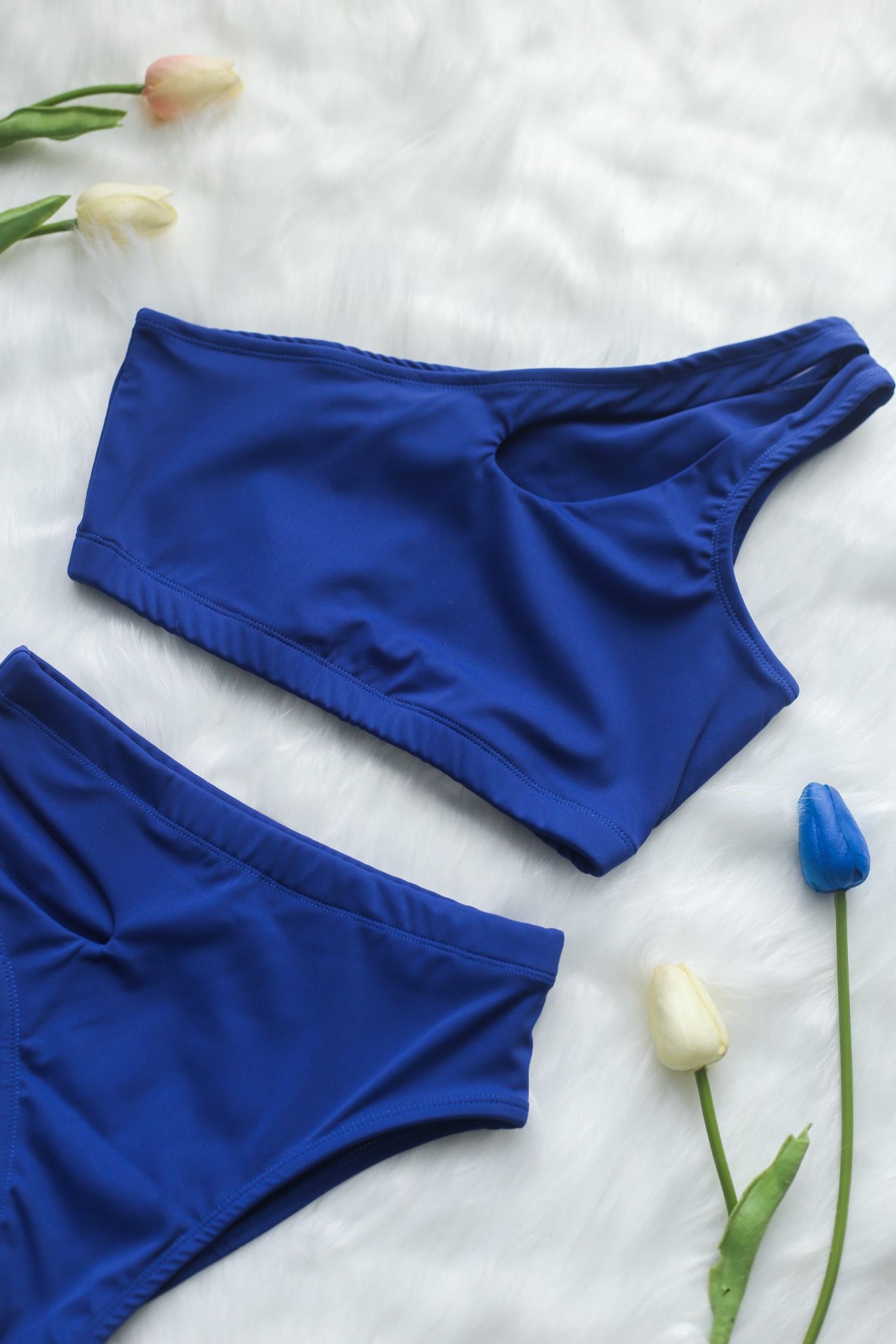 Leo - Blue