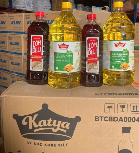 Combo 1 chai Dầu đậu nành Katya 1,7L khuyến mại
1 chai Nước chấm Tôm Deli 900ml (6 bộ/thùng)