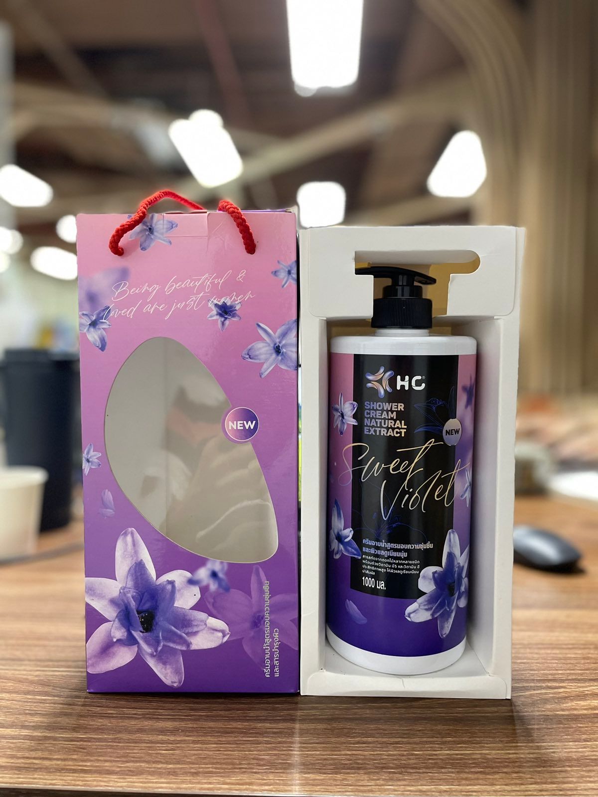 Sữa tắm HC - NATURAL EXTRACT SWEET VIOLET - 1000 ML (12 chai/ hộp)