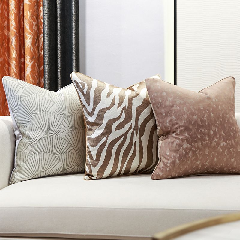 Yarn-dyed high-precision jacquard pillow