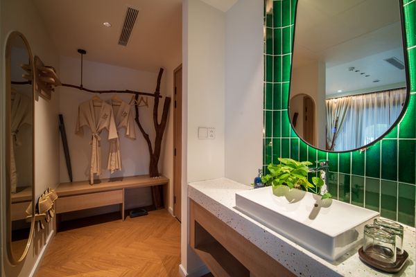 Me Signature Suite