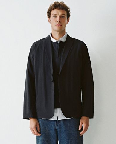 URBAN REVIVO - Áo khoác blazer nam cổ V tay dài Notched
