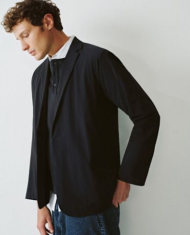 URBAN REVIVO - Áo khoác blazer nam cổ V tay dài Notched