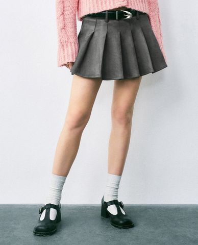 URBAN REVIVO - Chân váy xếp li mini phom chữ A