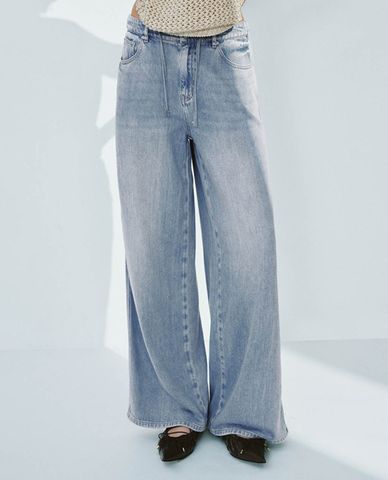 URBAN REVIVO - Quần jeans nữ ống rộng cá tính