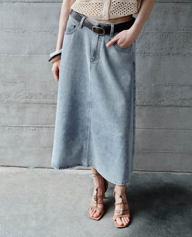 URBAN REVIVO - Váy denim midi phối thắt lưng