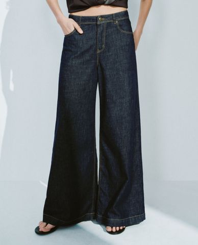 URBAN REVIVO - Quần jeans nữ ống loe thời trang