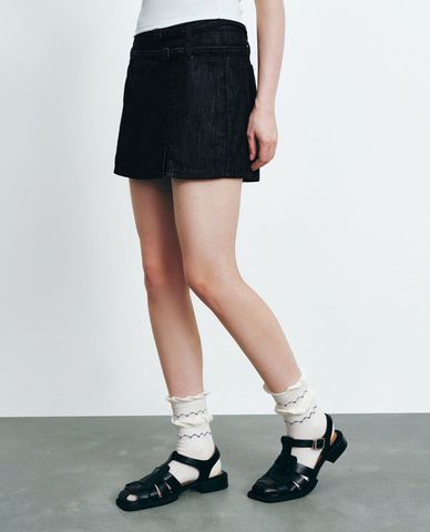 URBAN REVIVO - Chân váy denim mini phối thắt lưng cá tính