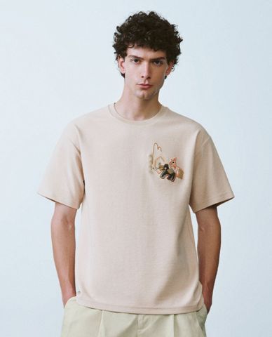 URBAN REVIVO - Áo thun nam cổ tròn tay ngắn phối hình thêu