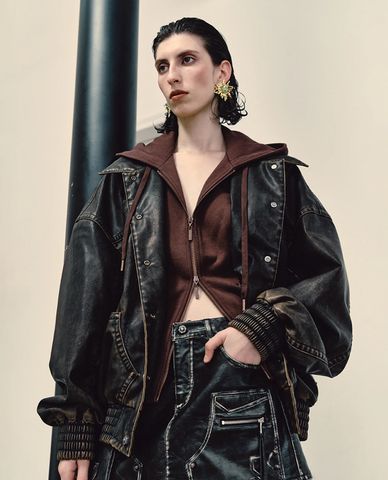 URBAN REVIVO - Áo khoác da nữ tay dài phối mũ cá tính Vegan Leather