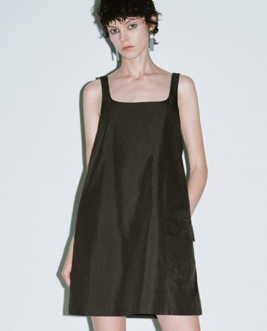 URBAN REVIVO - Đầm hai dây midi cổ vuông thời trang