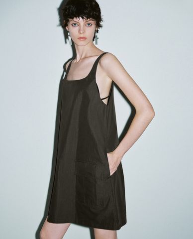 URBAN REVIVO - Đầm hai dây midi cổ vuông thời trang