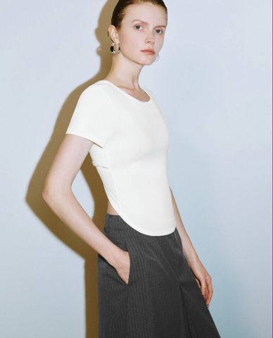 URBAN REVIVO - Áo thun nữ cổ tròn tay ngắn Skinny