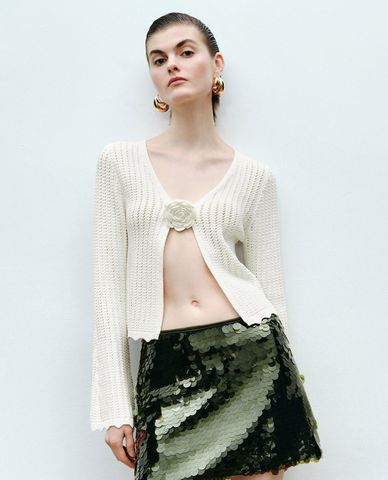 URBAN REVIVO - Áo khoác cardigan nữ Flower Decor