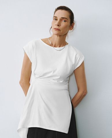 URBAN REVIVO - Áo nữ kiểu xoắn eo hiện đại