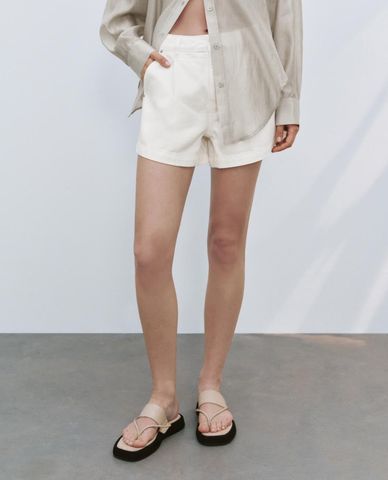 URBAN REVIVO - Quần short jeans nữ lưng cao
