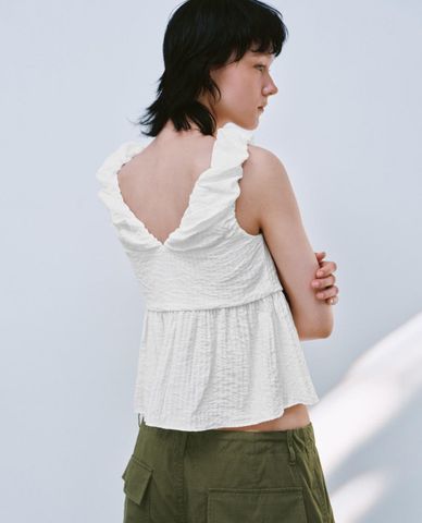 URBAN REVIVO - Áo hai dây nữ bản to cổ V Ruffle