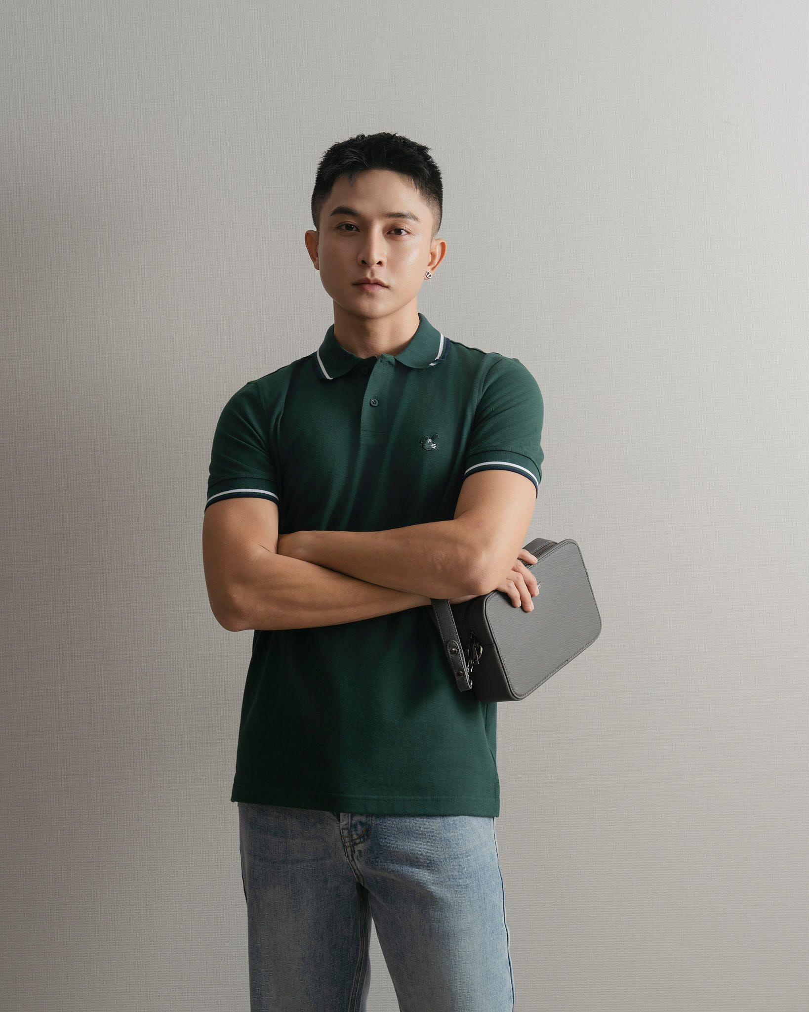ÁO THUN CÓ CỔ PHỐI BO VÀ THÊU THỎ