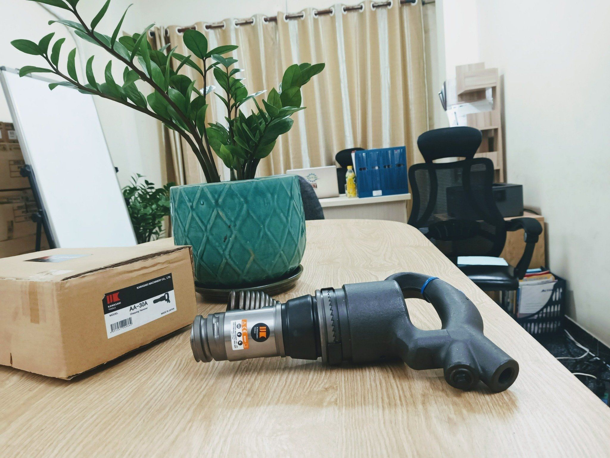 Búa Hơi Đục Bê Tông Kawasaki AA-30A