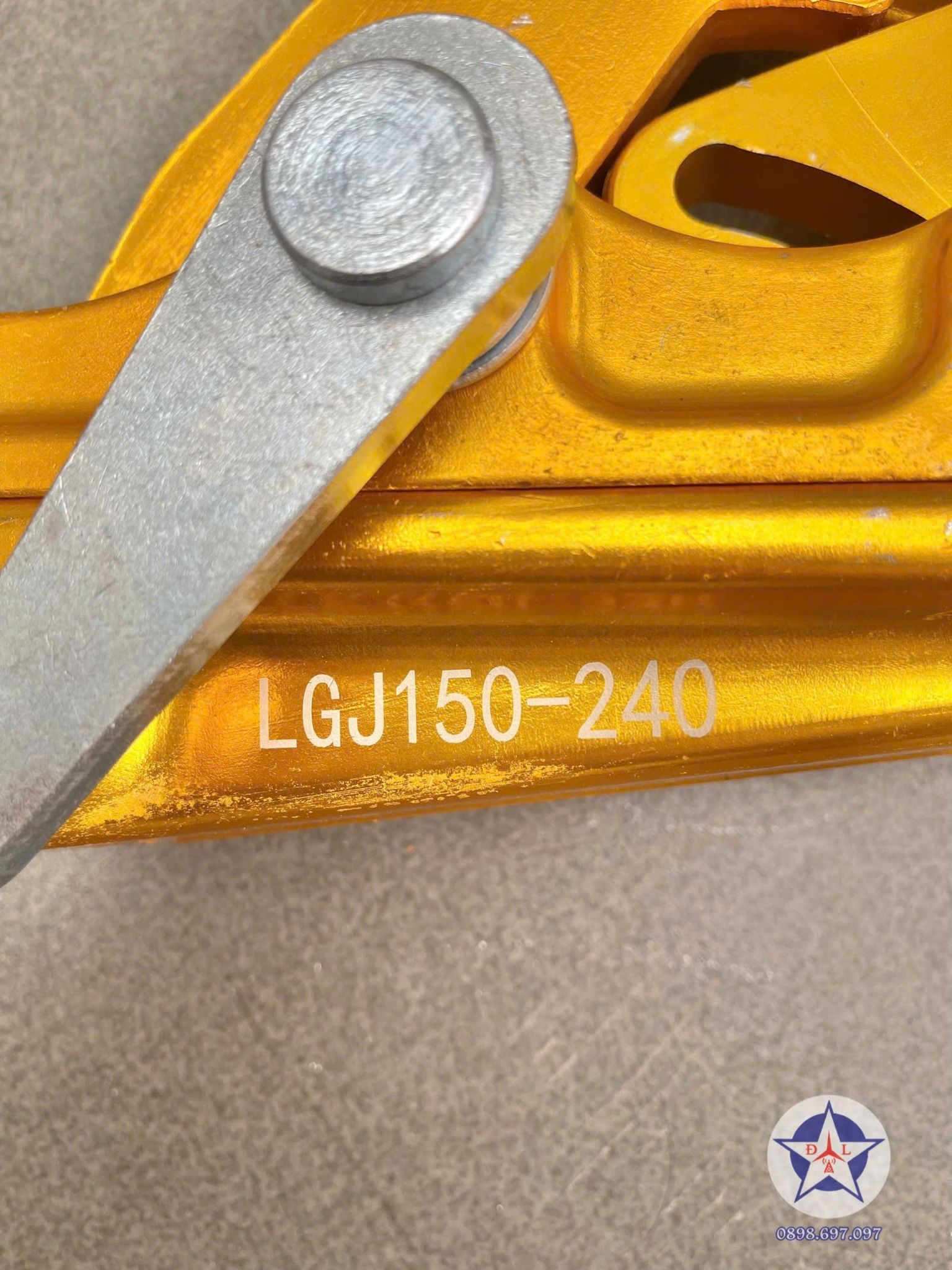 Cóc kẹp cáp nhôm MK150-240mm (loại có móc)